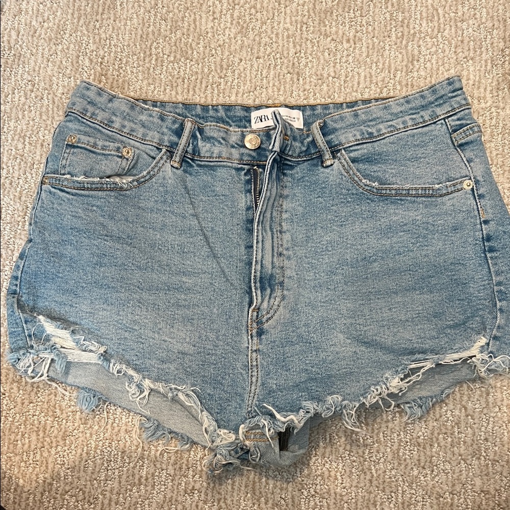Zara Women's Light Blue Frayed Denim Shorts